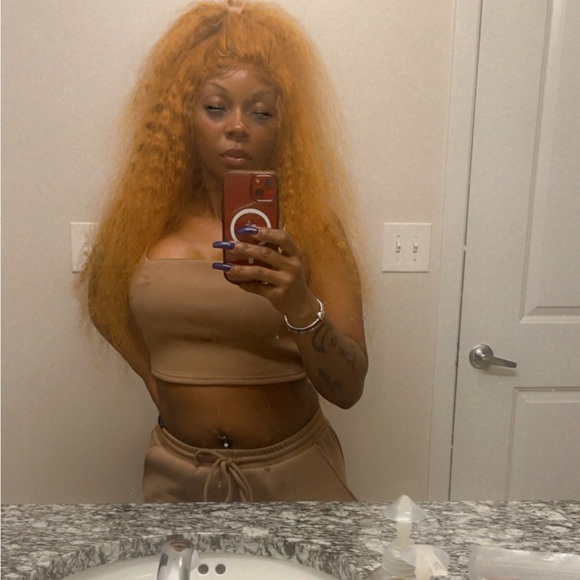 Meet your Posher, Alexis - Picture 6 of 12